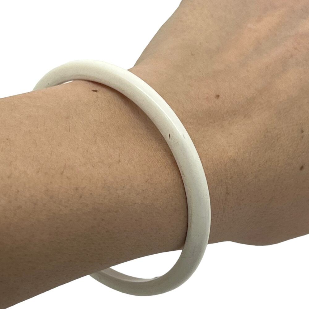 1980s White Lucite Bangle Bracelet Chunky Round Smooth Style Slip On Classic